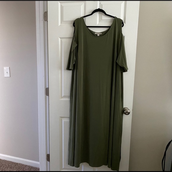Roaman's Dresses & Skirts - Green (Cold Shoulder) Dress